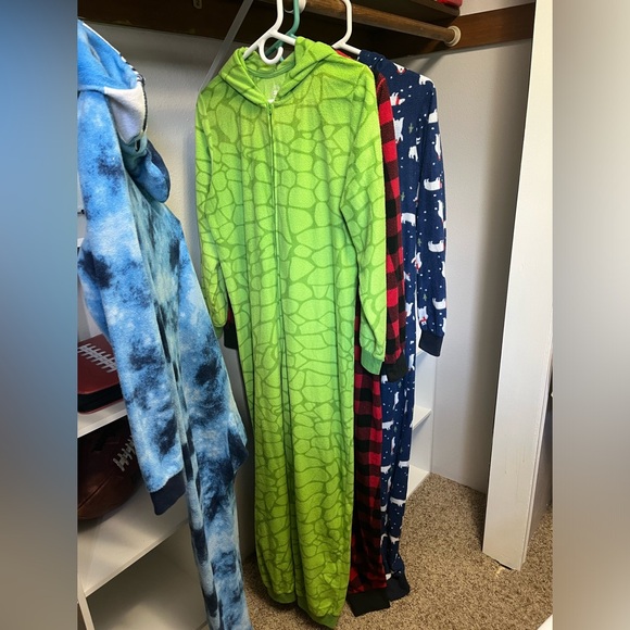 Dinosaur Youth XL Onesie, Zip up the front, footless pajamas - Picture 1 of 4